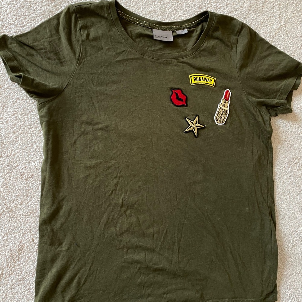 Short sleeve tee